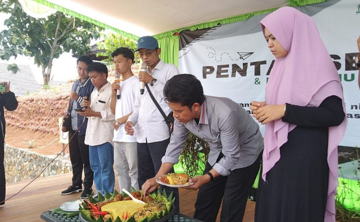 Pentas Seni dan Orientasi Mahasiswa Bahasa Indonesia: Membangun Kreativitas dan Solidaritas di Kampus IAI Al Qolam