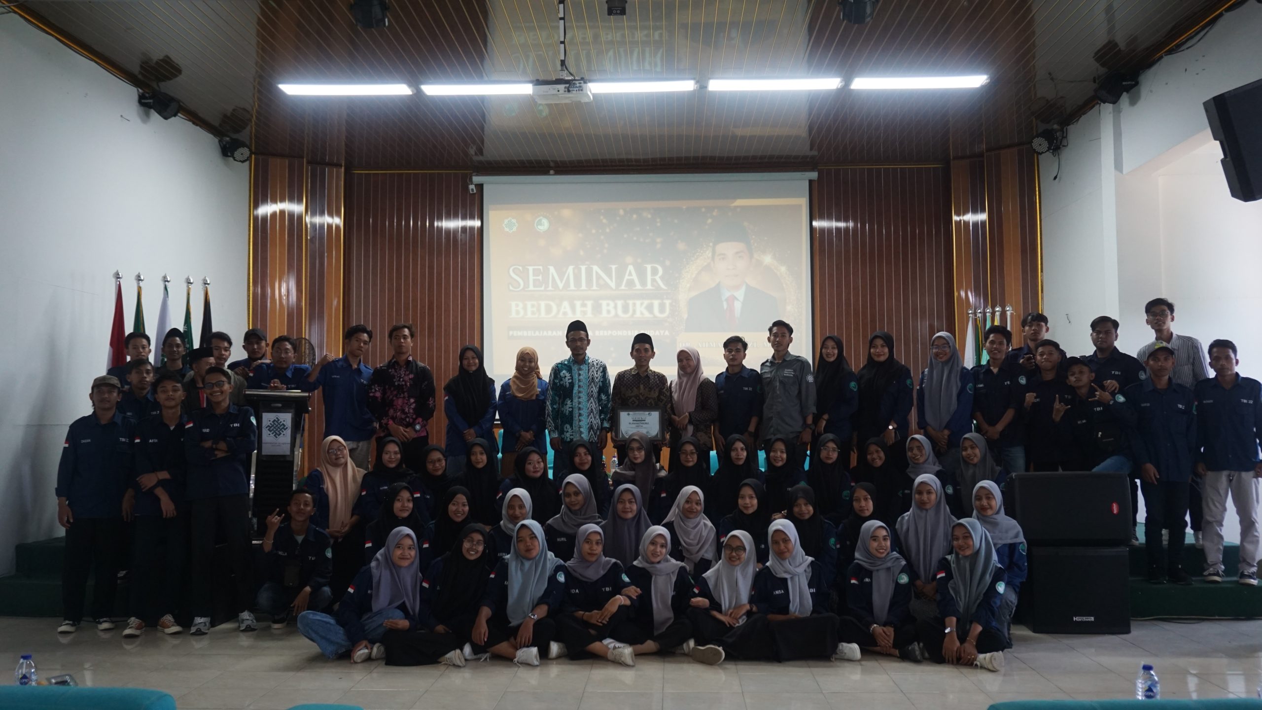 HMJ Tadris Bahasa Indonesia Universitas Al-Qolam Gelar Seminar Bedah Buku “Pembelajaran Responsif Budaya” yang Meriah dan Penuh Wawasan