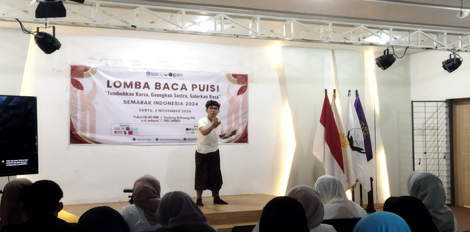 Lomba Baca Puisi Nasional Pada Hari Ke-3 Kongres IMABSII di UNNES