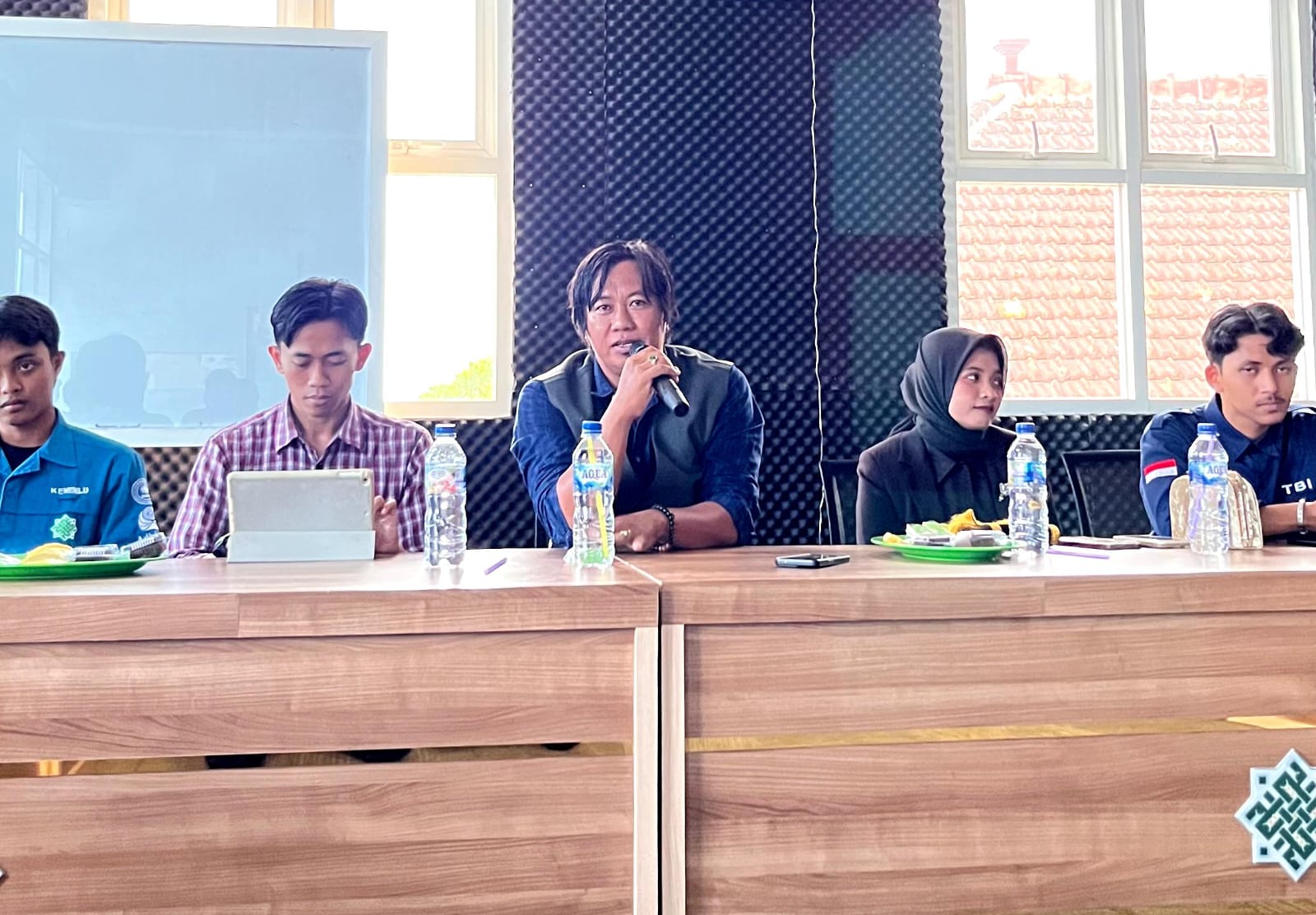 HMPS TBI Universitas Al-Qolam Gaungkan Seminar “Lentera Literasi”